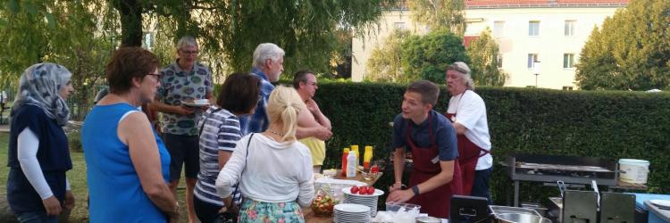 Grillen, Nachbarschaftstreffen Am Spiegeln