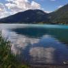 Malerischer Bergsee in den Alpen