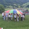 Spielende mit Schwungtuch